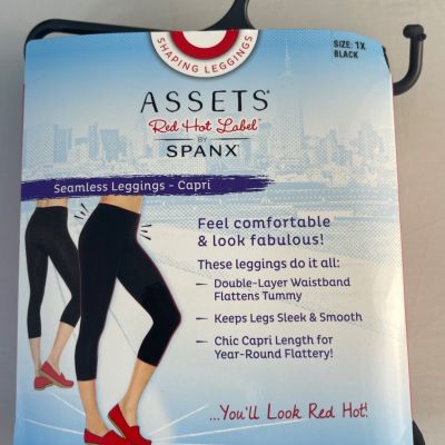 Assets by Spanx Women's Seamless Shaping Capri Leggings - Black 1X Red Hot Label